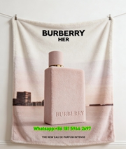Burberry Her Eau de Parfum Intense Flannel Throw Blanket B105